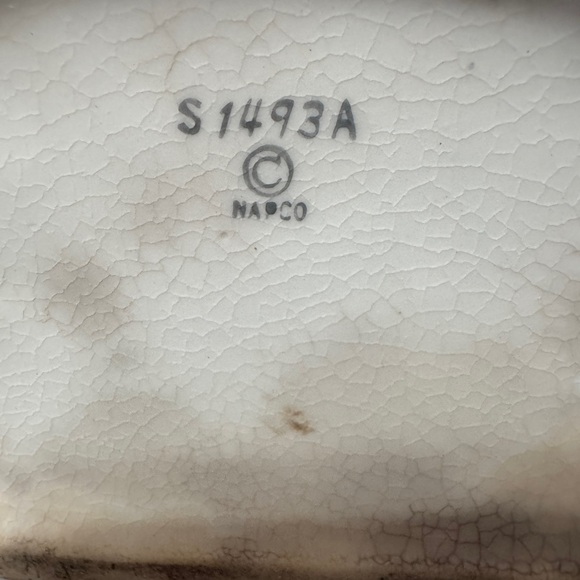 Vintage Valentine Ceramic Figurine with Red and Pink- Red Ridinghood - Picture 8 of 8